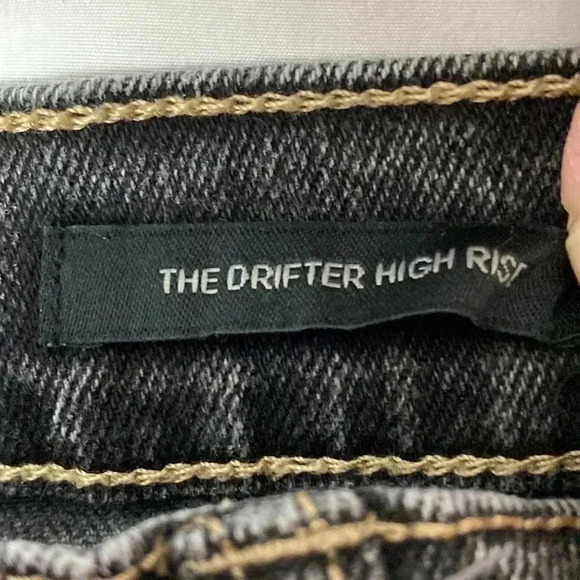 SET- 3 PAIRS OF JEAN SHORT 2-SIZE 28 1- SIZE 25 KYLIE & KENDALL, AM EAGLE - Picture 8 of 12